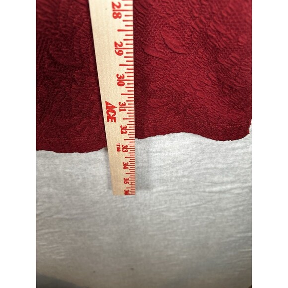 NWT Eyelash Couture Textured Maroon Red Dress Size Medium Juniors Fit and Flare - Picture 4 of 7